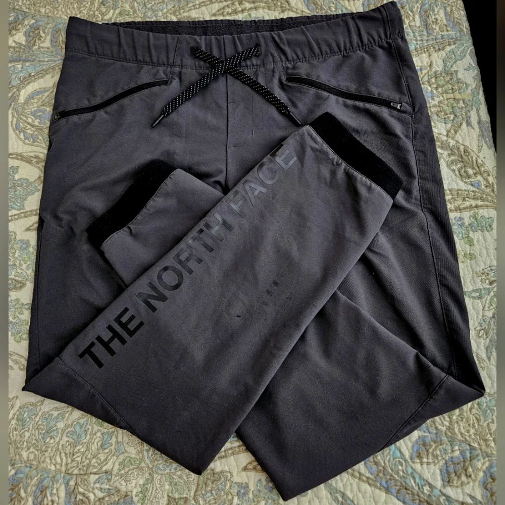 THE NORTH FACE Mens joggers S gray fleece lined sweatpants GUC athleisure